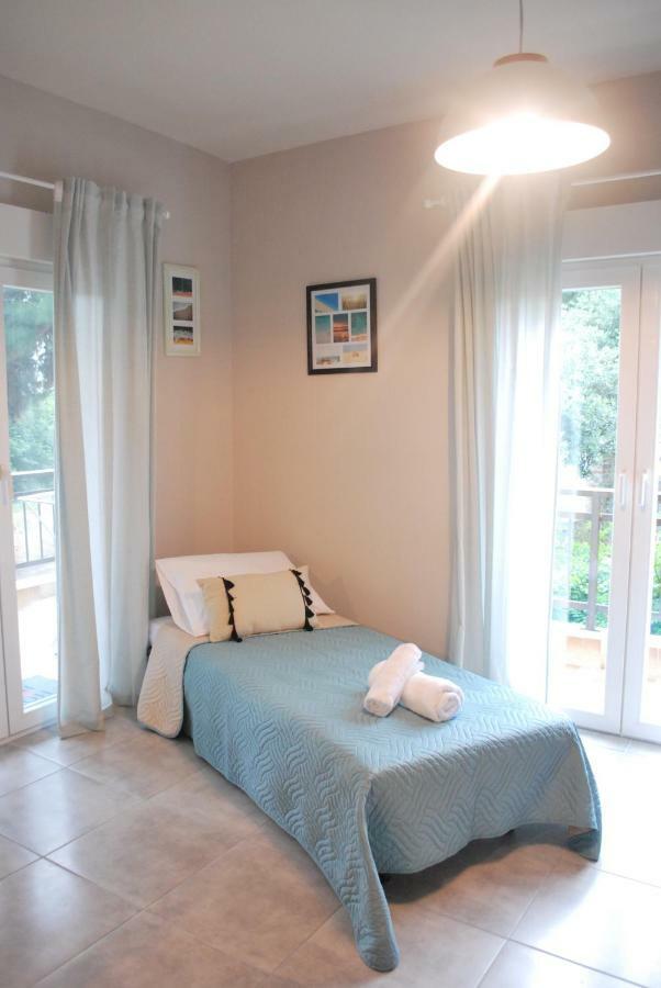 Cornelia Apartment PalaiónTsiflíkion Extérieur photo